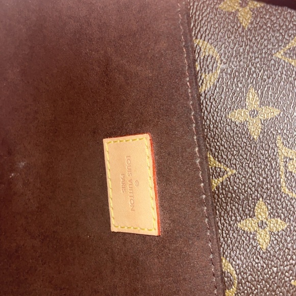 Authentic Louis Vuitton Métis Bag - Picture 8 of 10